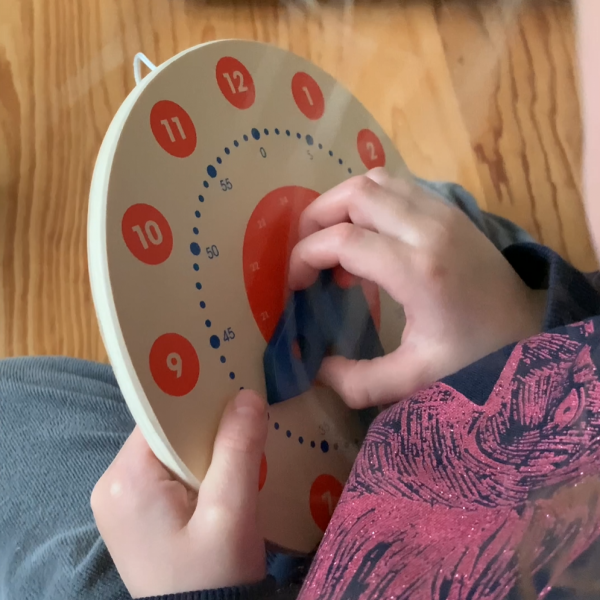 Horloge Montessori en bois