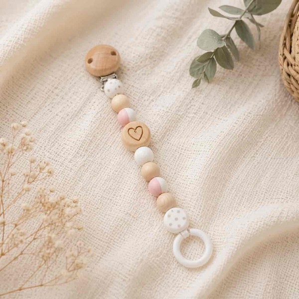Accroche tétine avec perles en bois naturel - Cœur
