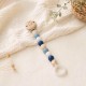 Accroche tétine avec perles en bois naturel et silicone bleu