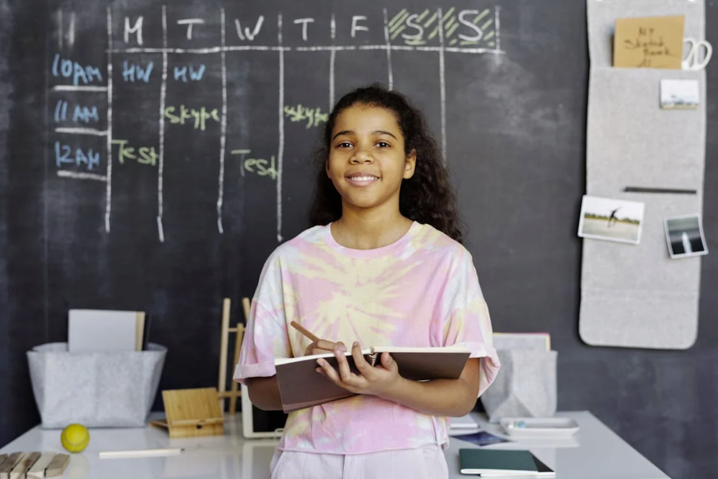 enfant qui étudie