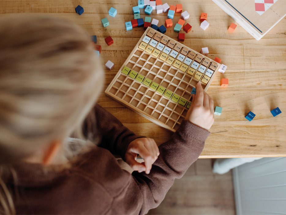 jeu éducatif Montessori pour enfant