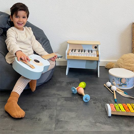 jeux musicaux pour enfant guitare, piano en bois